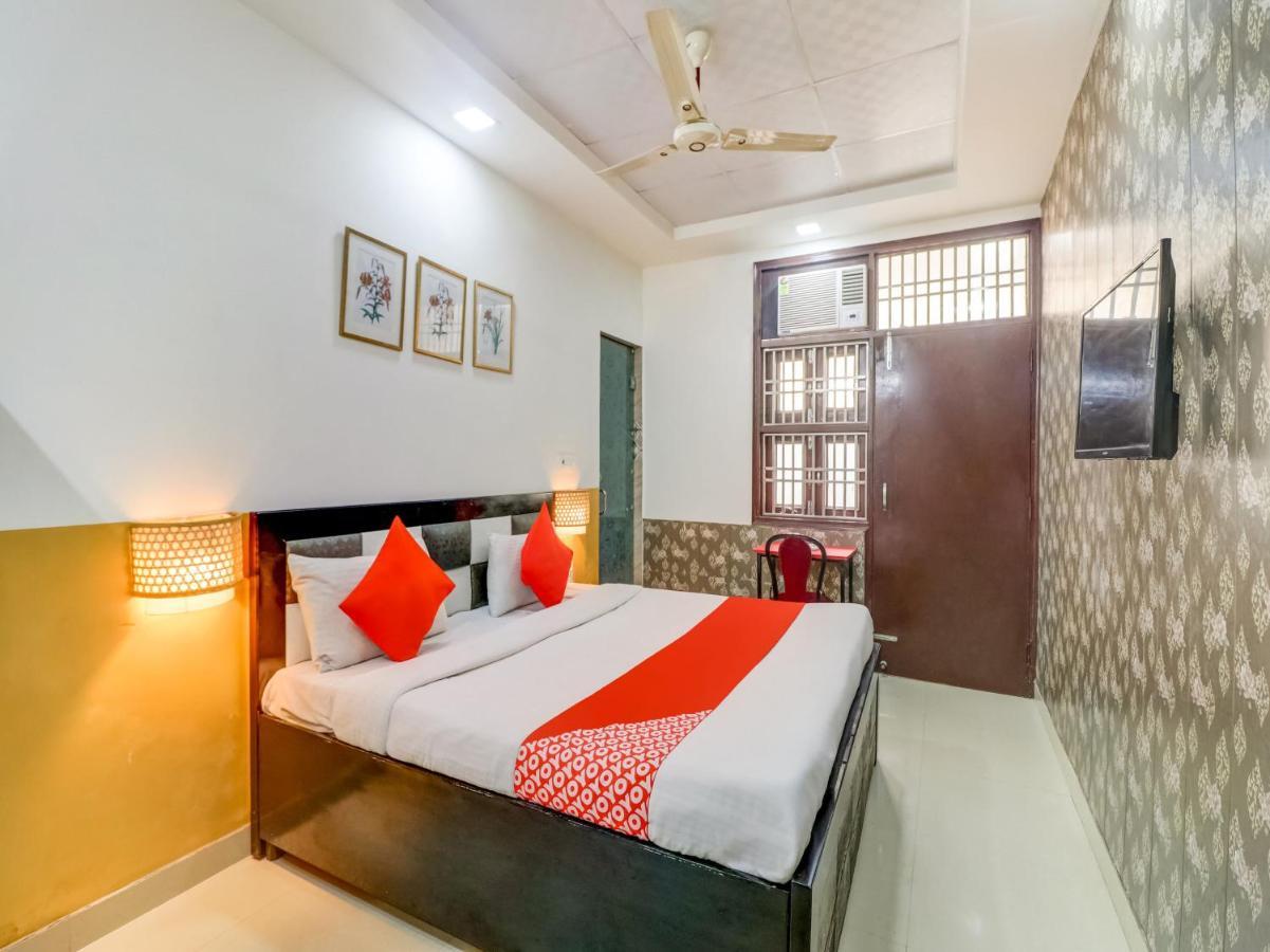 Отель Oyo 74060 Taj Residency Нью-Дели Экстерьер фото