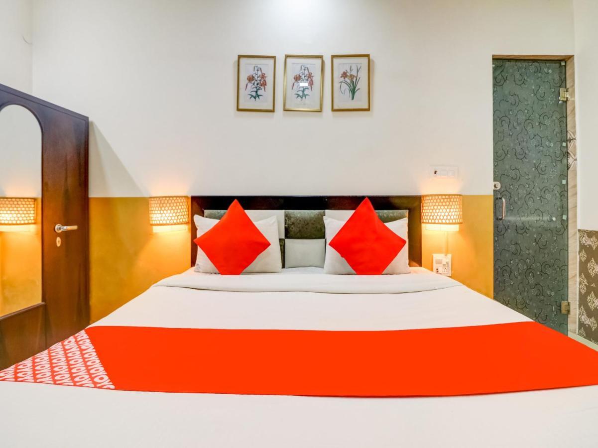 Отель Oyo 74060 Taj Residency Нью-Дели Экстерьер фото