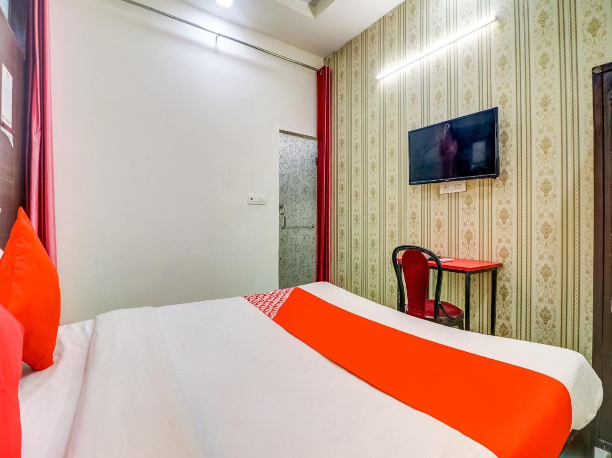 Отель Oyo 74060 Taj Residency Нью-Дели Экстерьер фото