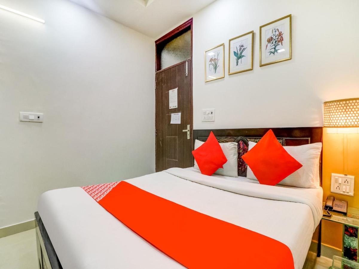 Отель Oyo 74060 Taj Residency Нью-Дели Экстерьер фото